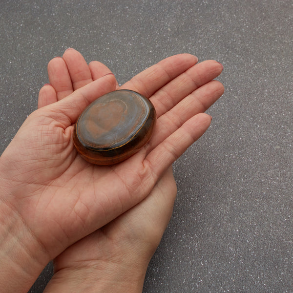 鉱石、握り石、 糸魚川翡翠握り石【国石】・磨き石 BGM-N0002 | 糸魚川翡翠工房