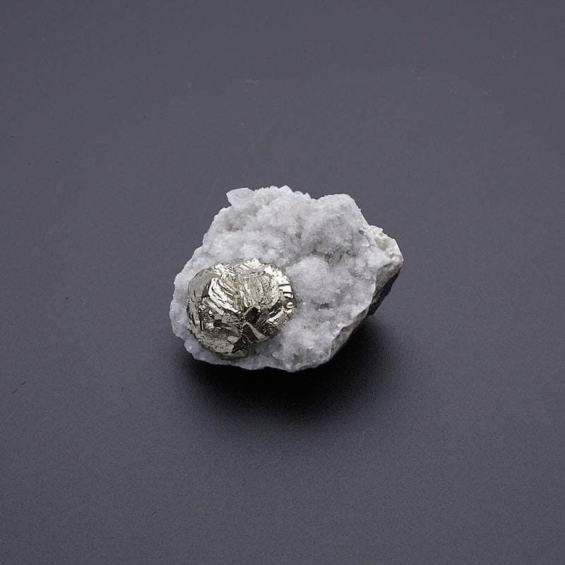 ローズパイライト on カルサイト_2218