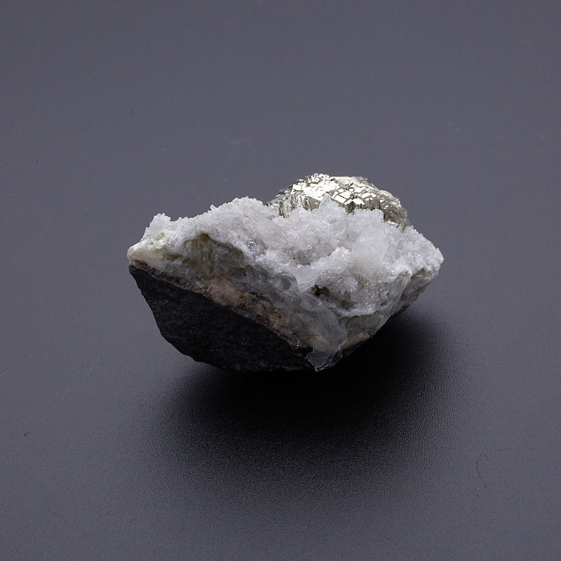 ローズパイライト on カルサイト_2218