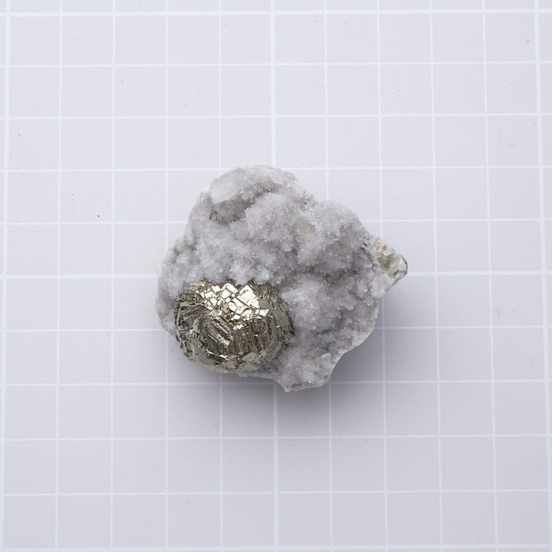 ローズパイライト on カルサイト_2218