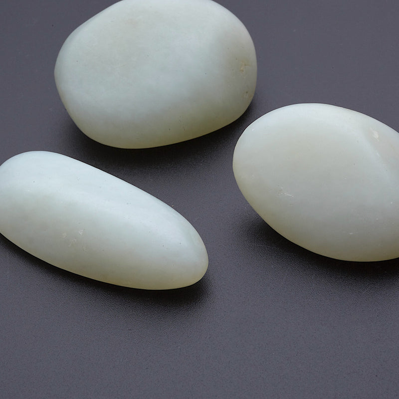 手彫り和田玉★置物、握り石★証明書付き3 和田玉_2348 – URAOTO-to