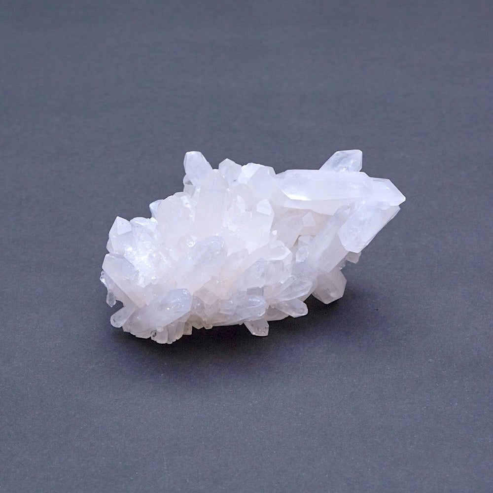 ◉特集｜姉が選ぶ本物のクオーツたち – URAOTO-to