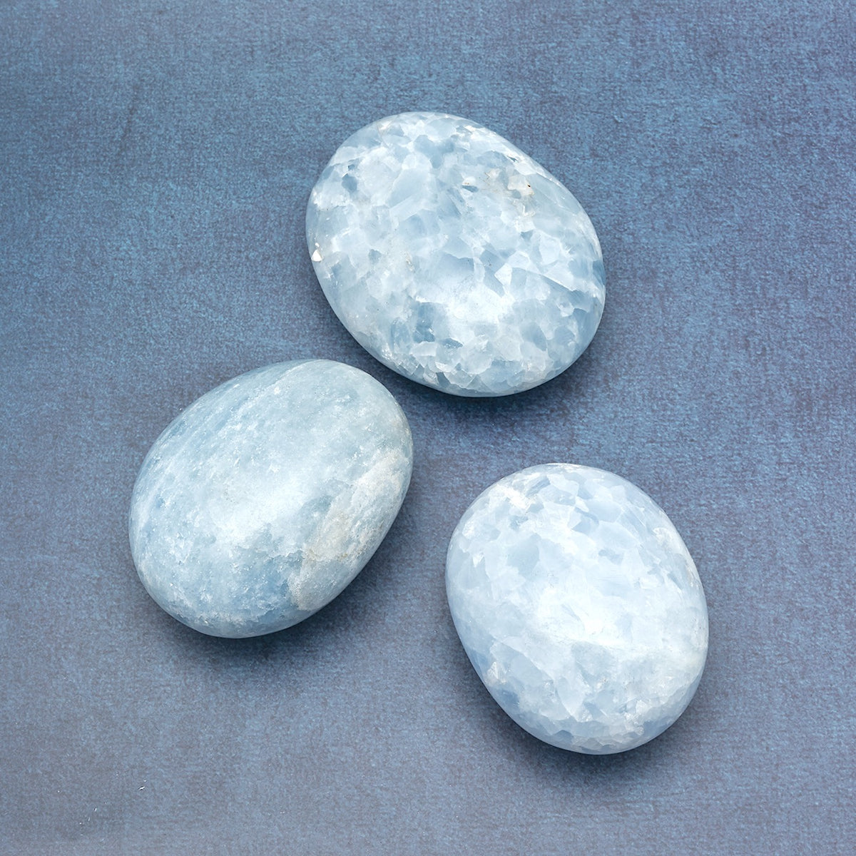 ◼️特集｜体内にエネルギーを取り込む「握り石」 – URAOTO-to